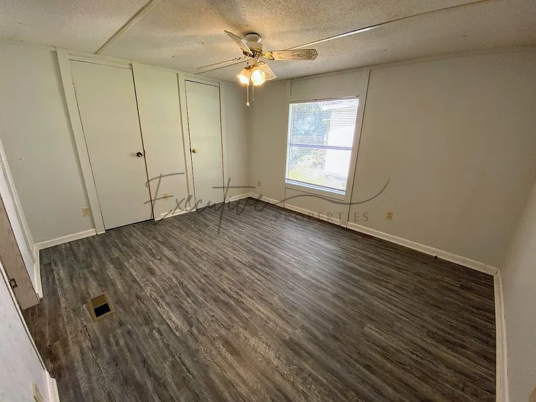 307 N Kinney Ave — Photo 12