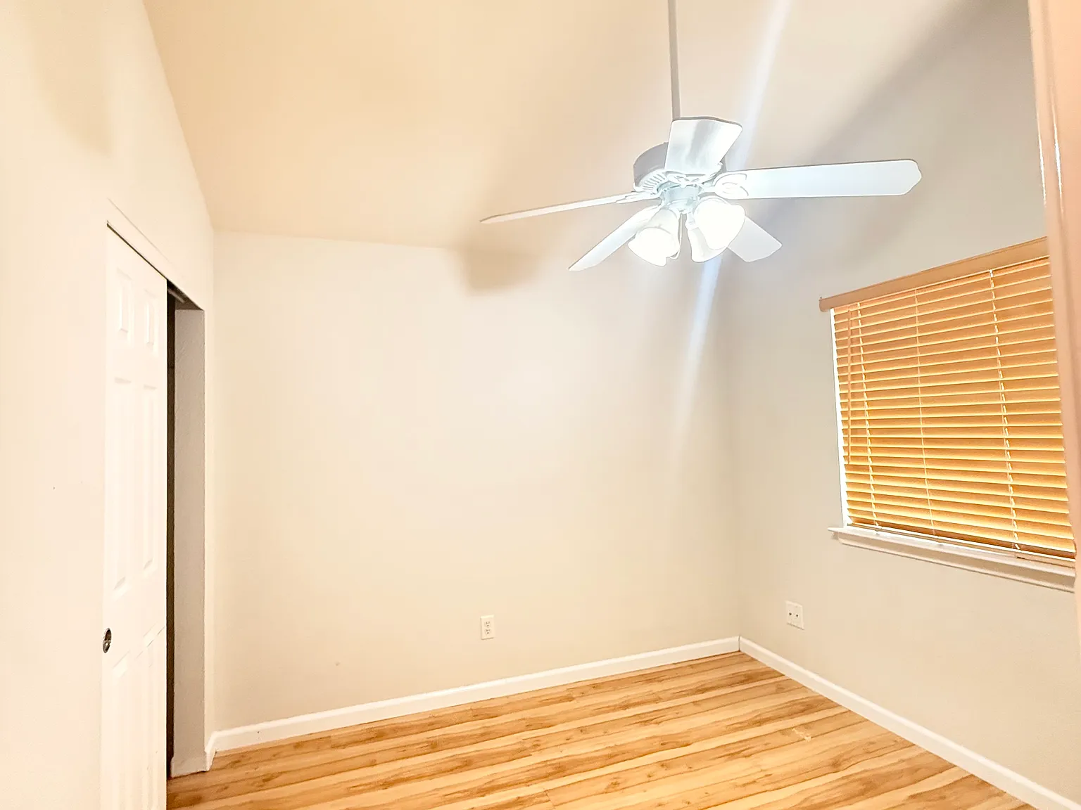 3 bed, 1300 sqft, $2,099 — Photo 2
