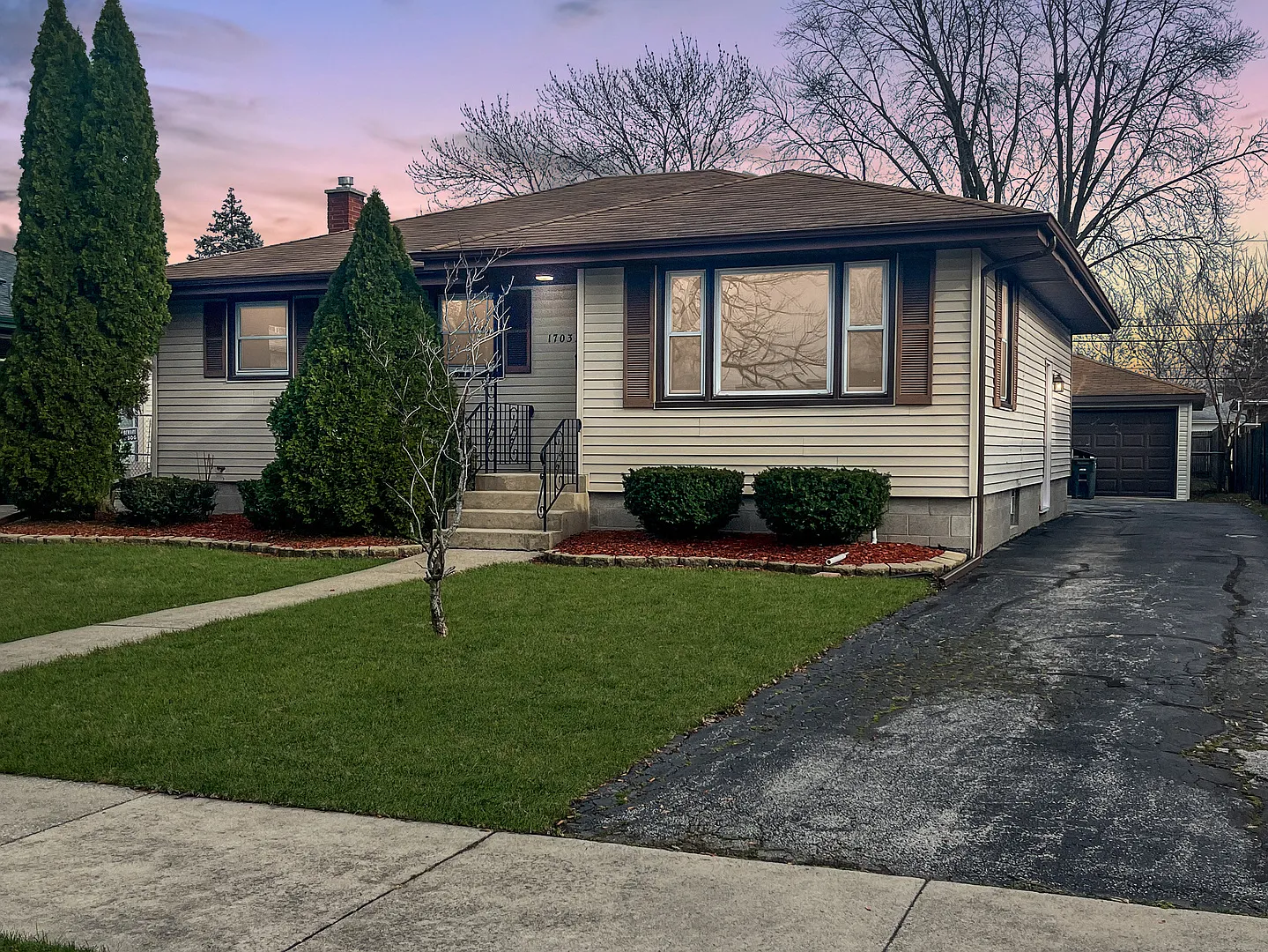 17033 Community St photo 1