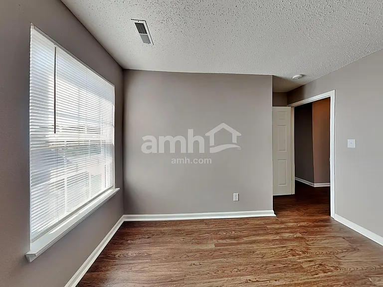 1355 Round Lake Rd — Photo 23