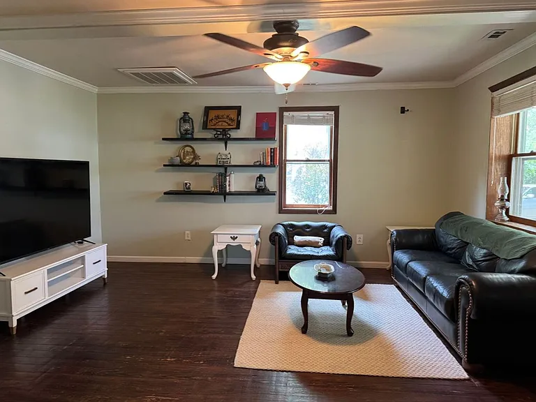 312 Beach St — Photo 3