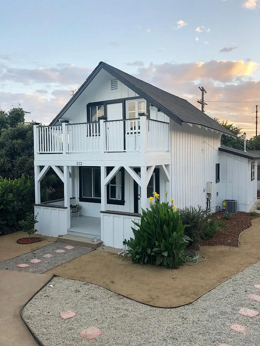 2 bed, 1100 sqft, $3,900 — Photo 1