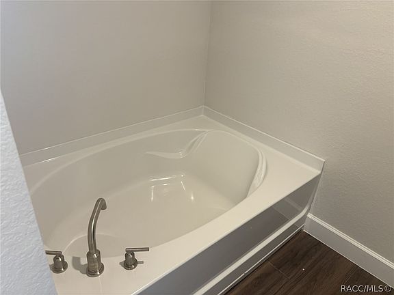 5th image of 758 W Hallam Dr