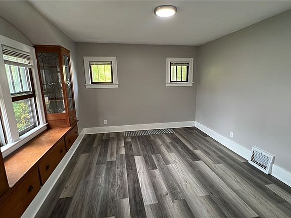 5th image of 1434 W 19th St