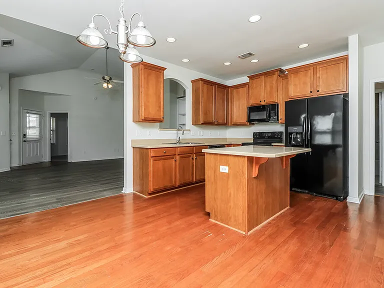 92 Majestic Dr — Photo 8