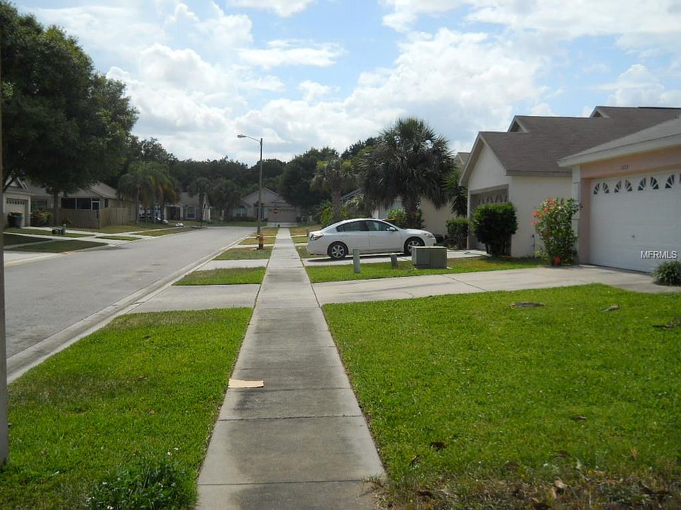 2nd image of 7827 Myrtle Oak Ln