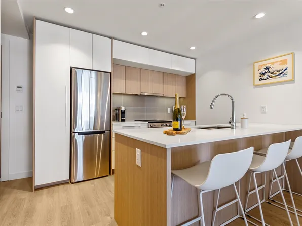 9580 Tower Rd #203, Burnaby, BC V5A 4X6