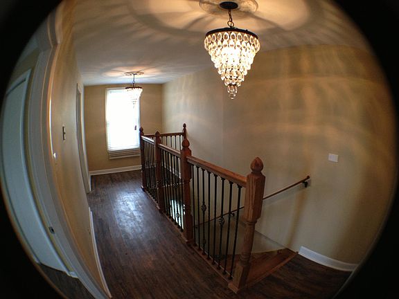 5th image of 314 E Oak Hill Ave