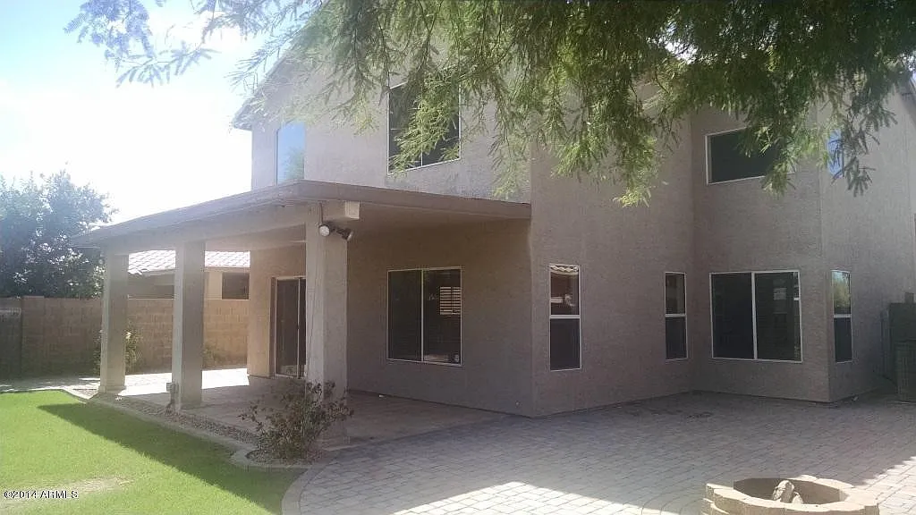 Building Photo - 1137 S Larkspur St