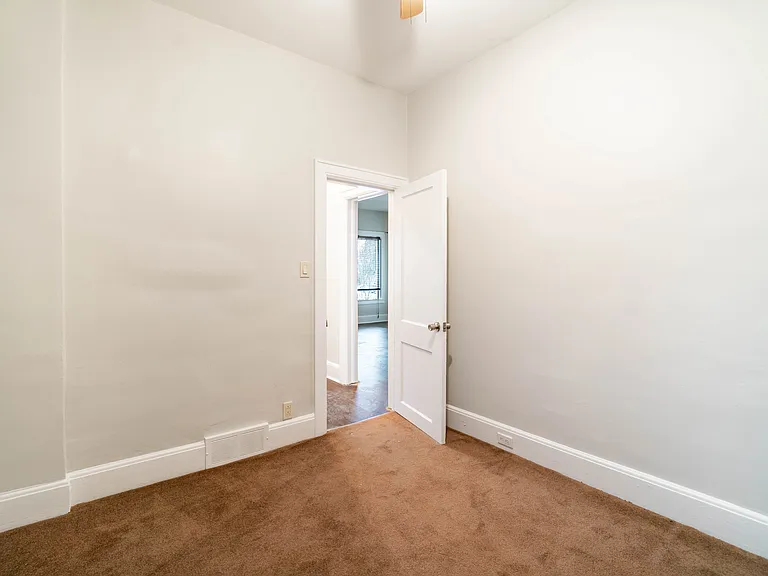 415 Grove Ave — Photo 2