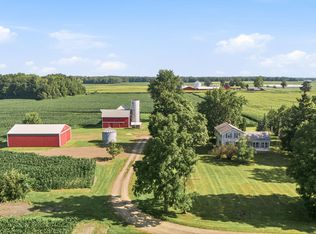 4985 W Gilpin Rd, Three Oaks, MI 49128