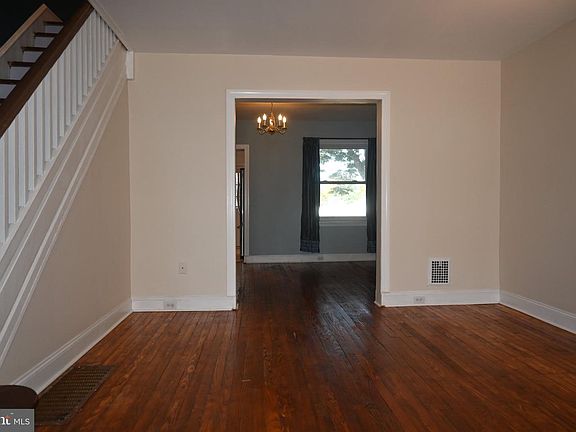 3rd image of 26 Vernon Rd