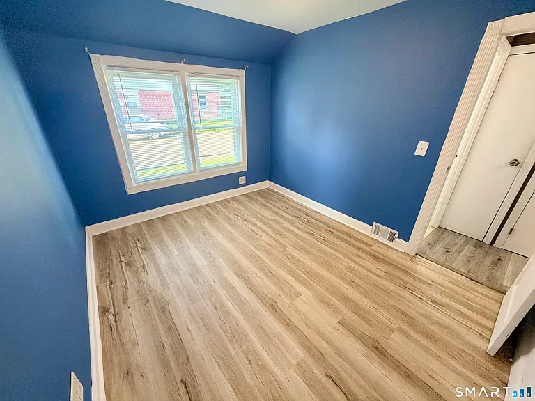 68 Alexander Dr — Photo 20