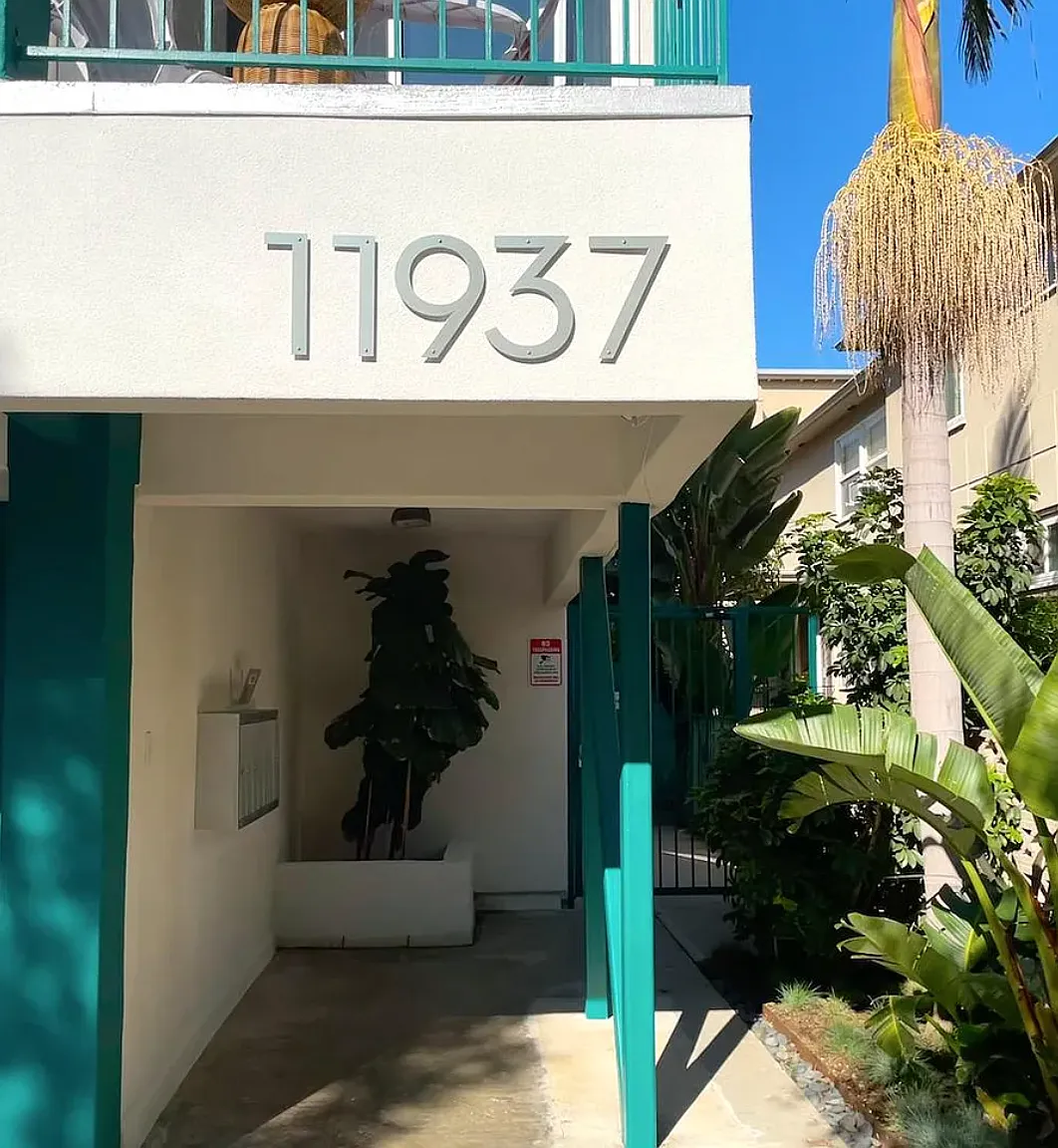 3 bed, 1650 sqft, $4,995 — Photo 1