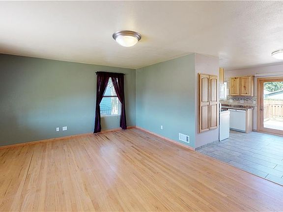 3rd image of 5327 King Ave E