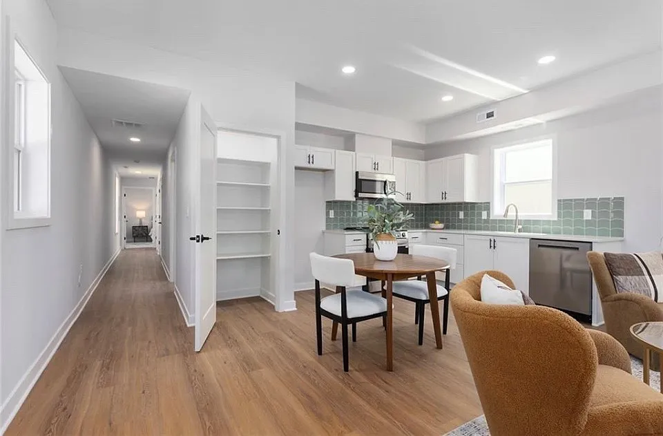 4521 Forest Ave — Photo 3