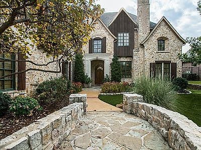 3rd image of 3102 Lake Creek Dr