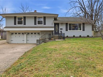 8707 E 85th St, Raytown, MO, 64138