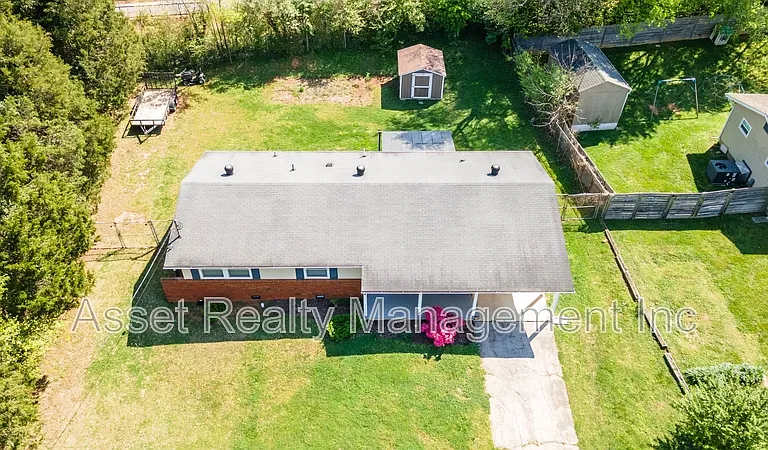 4821 Gettysburg Rd — Photo 7