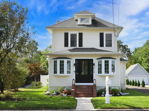 612 N 3rd St, Hammonton, NJ 08037