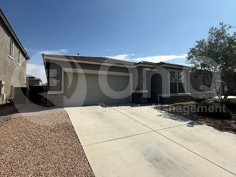11929 E Ryscott Cir — Photo 2