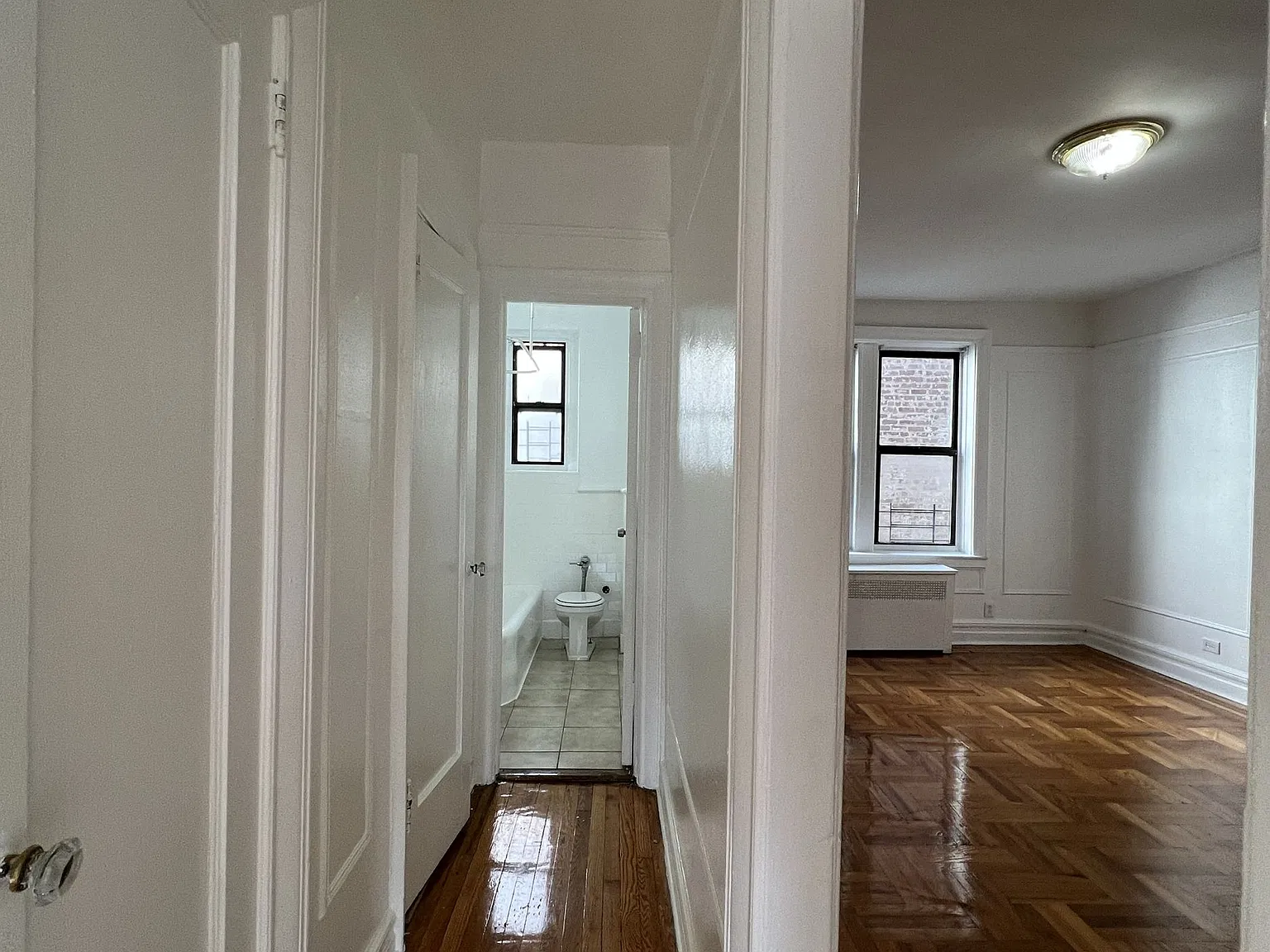 E 201st St, Bronx — Photo 3