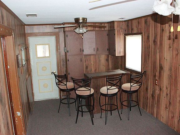 Florida Room & Bar area