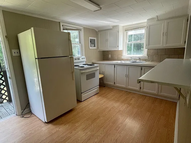 1622 Flora Ave — Photo 2