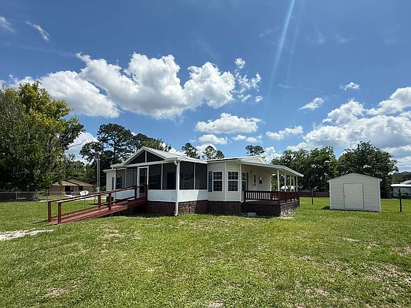 3rd image of 1021 NE Cummings Way