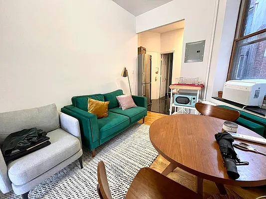 Rented by J PRESTON AND ASSOCIATES INC | media 10