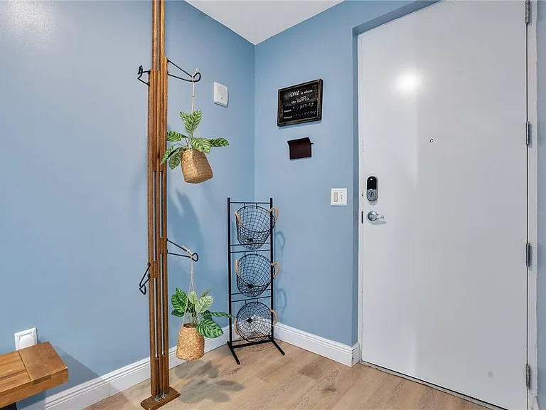 525 E Jackson St #P — Photo 6