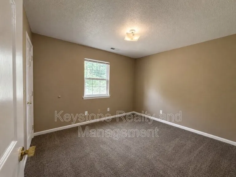 1375 Thompsonville Ln #39 — Photo 7