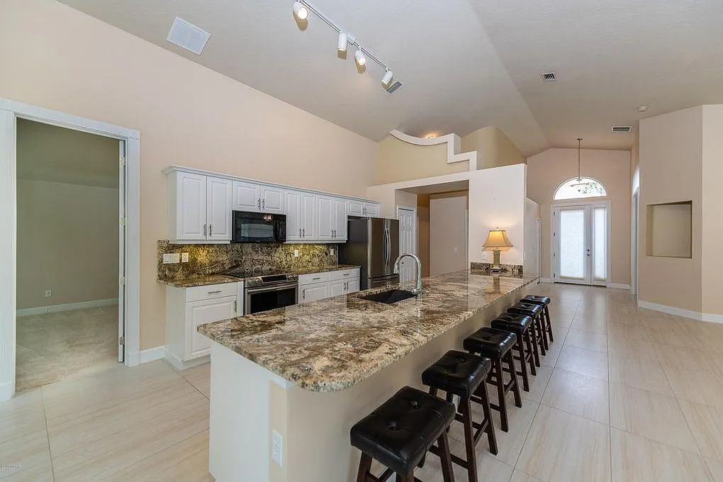 1159 Kilkenny Ln — Photo 4