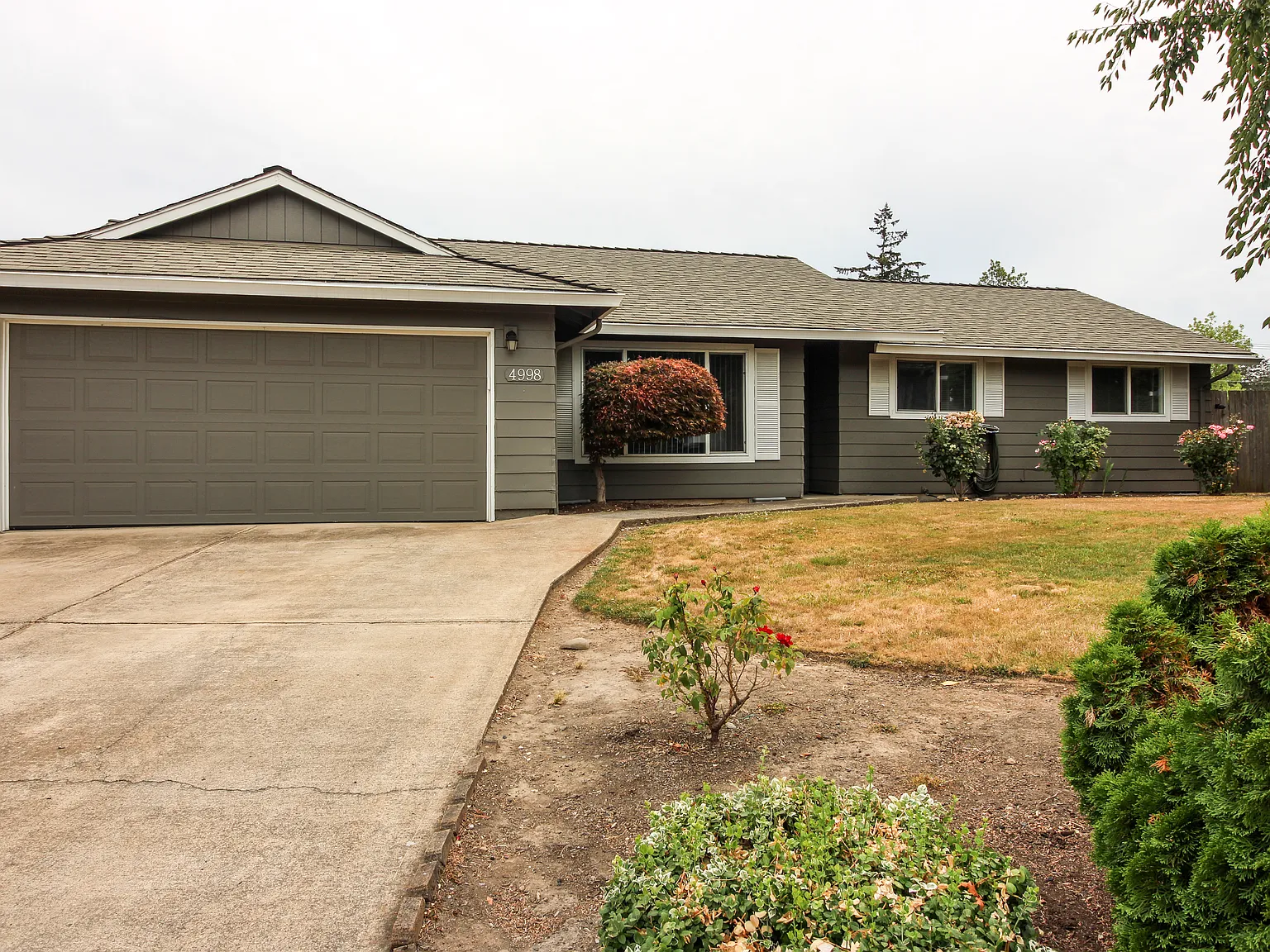 3 bed, 1356 sqft, $2,395 — Photo 2