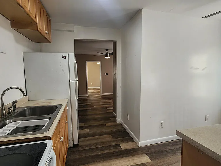 108 E Pacific Ave #2 — Photo 4