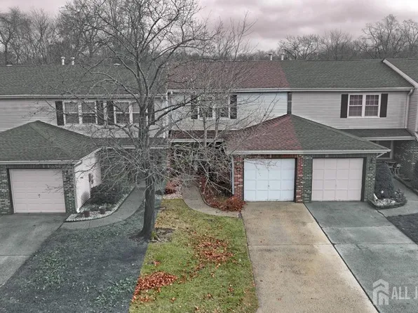 62 Jefferson Dr, Spotswood, NJ 08884