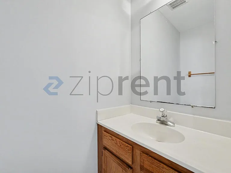 1912 Porter St — Photo 7