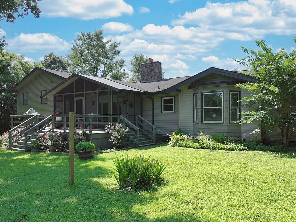 2085 Leeville Pike