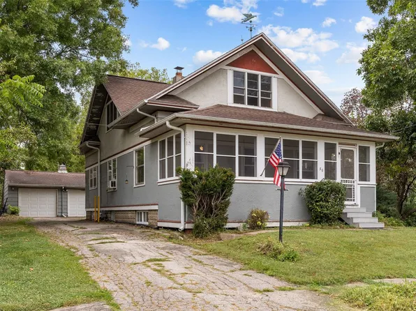 56 North Ave, Central City, IA 52214