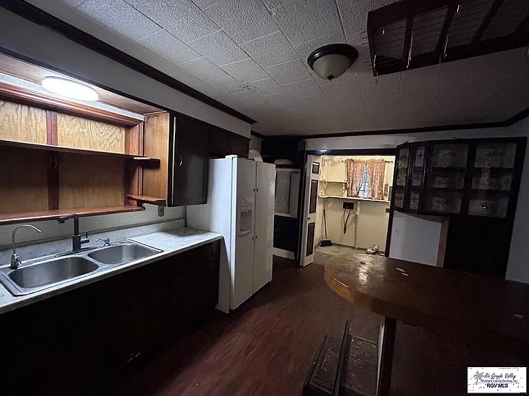 1181 N Dick Dowling St — Photo 2