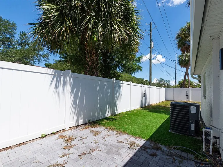 3009 W Binnicker Ave — Photo 27