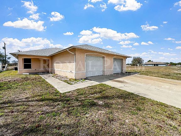 4th image of 2130 NE 8th Pl