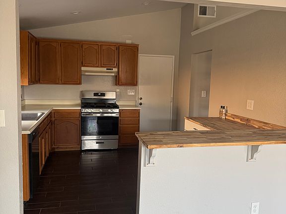 3rd image of 1755 Jennifer Dr