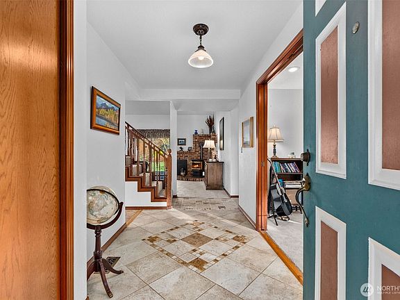 3rd image of 7842 Diagonal Road SE