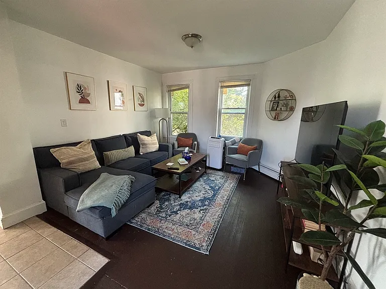 106 Pine St #3 — Photo 1