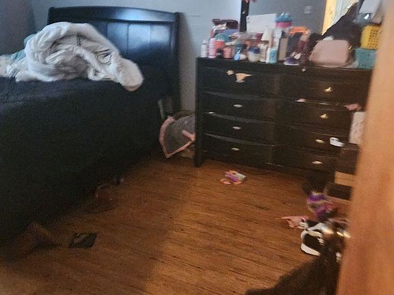 4th image of 4504 Anderson Ave