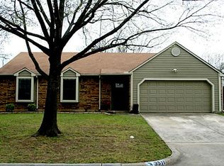 3511 Peakview Dr, Corinth, TX 76210