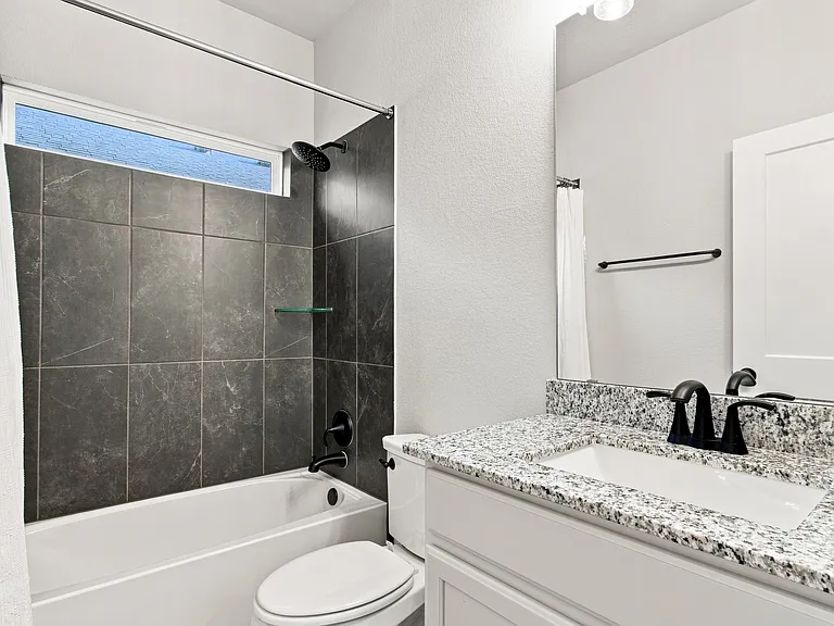 2827 Fox River Dr — Photo 22