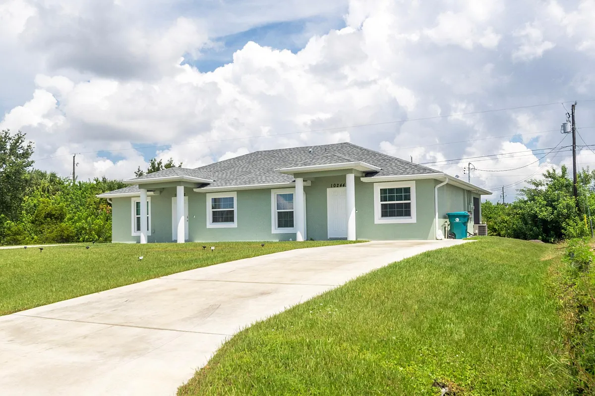 Building Photo - 10244 Burlington Ave #B