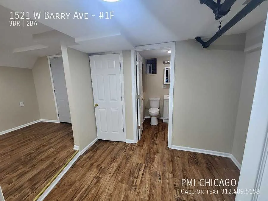 Building Photo - 1521 W Barry Ave #1F